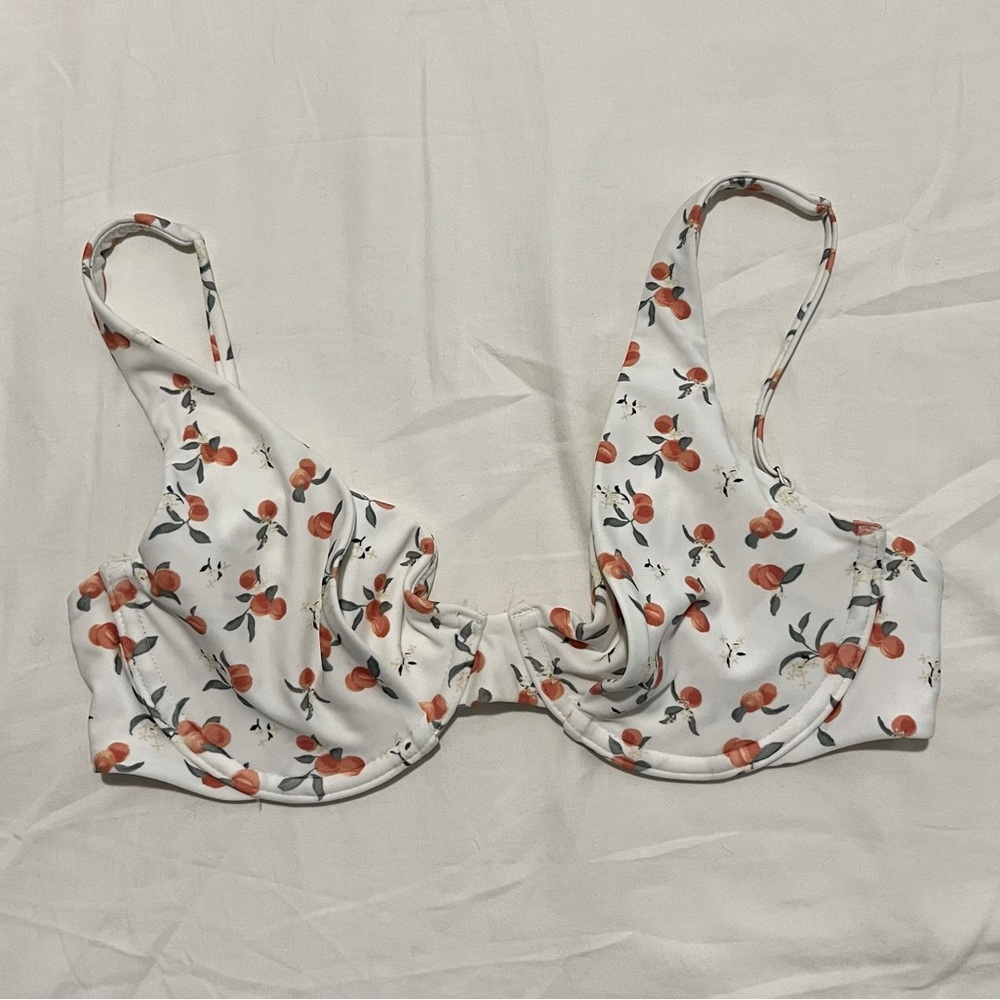 Abercrombie& Fitch Bikini Top 🍑